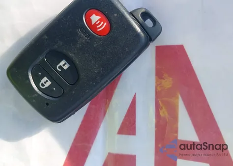 2014 Toyota Prius V Five z USA, uszkodzony, nr VIN JTDZN3EU2EJ011637